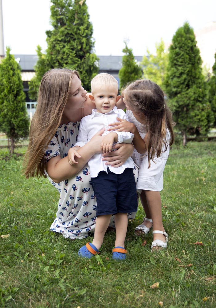 L'arrivée du 2e bébé : La phrase magique pour rassurer votre aîné sur votre amour