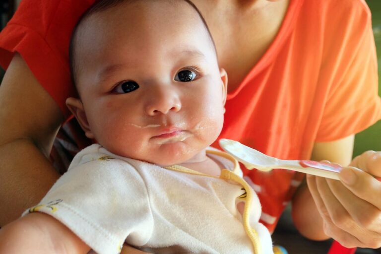 Mieux comprendre les allergies alimentaires chez l’enfant : causes et prévention